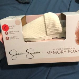 MEMORY FOAM NEW SLIPPERS COMFY SIZE 7